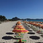Parco vacanze Villaggio Piscina Rei Monte Nai