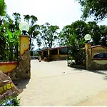 Villaggio Piscina Rei منتزه العطل مونتي ناي